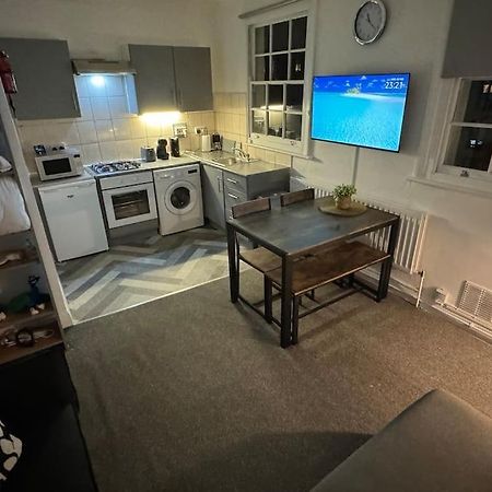 Apartamento Flat In The Heart Of Camden Town Londres Exterior foto